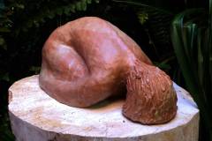 El beso, escultura cerámica, Alt10 x Anch15 x P25 cm, 2020